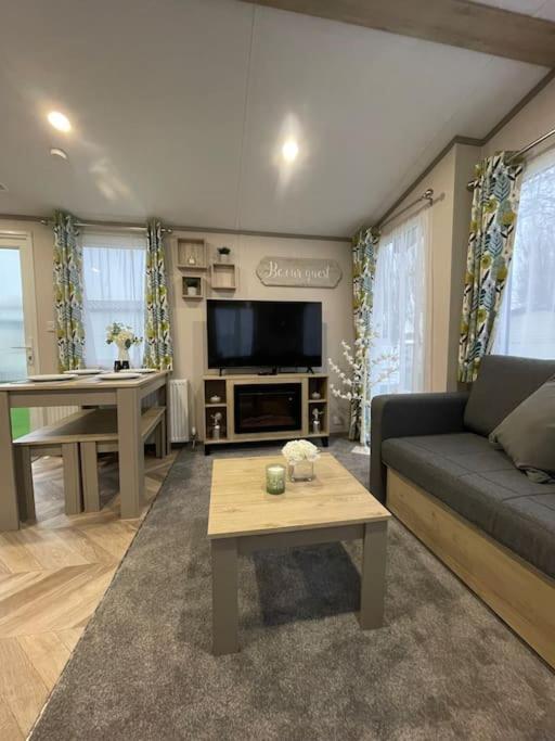 Brand New 6 Berth Holiday Home Selsey Exterior photo